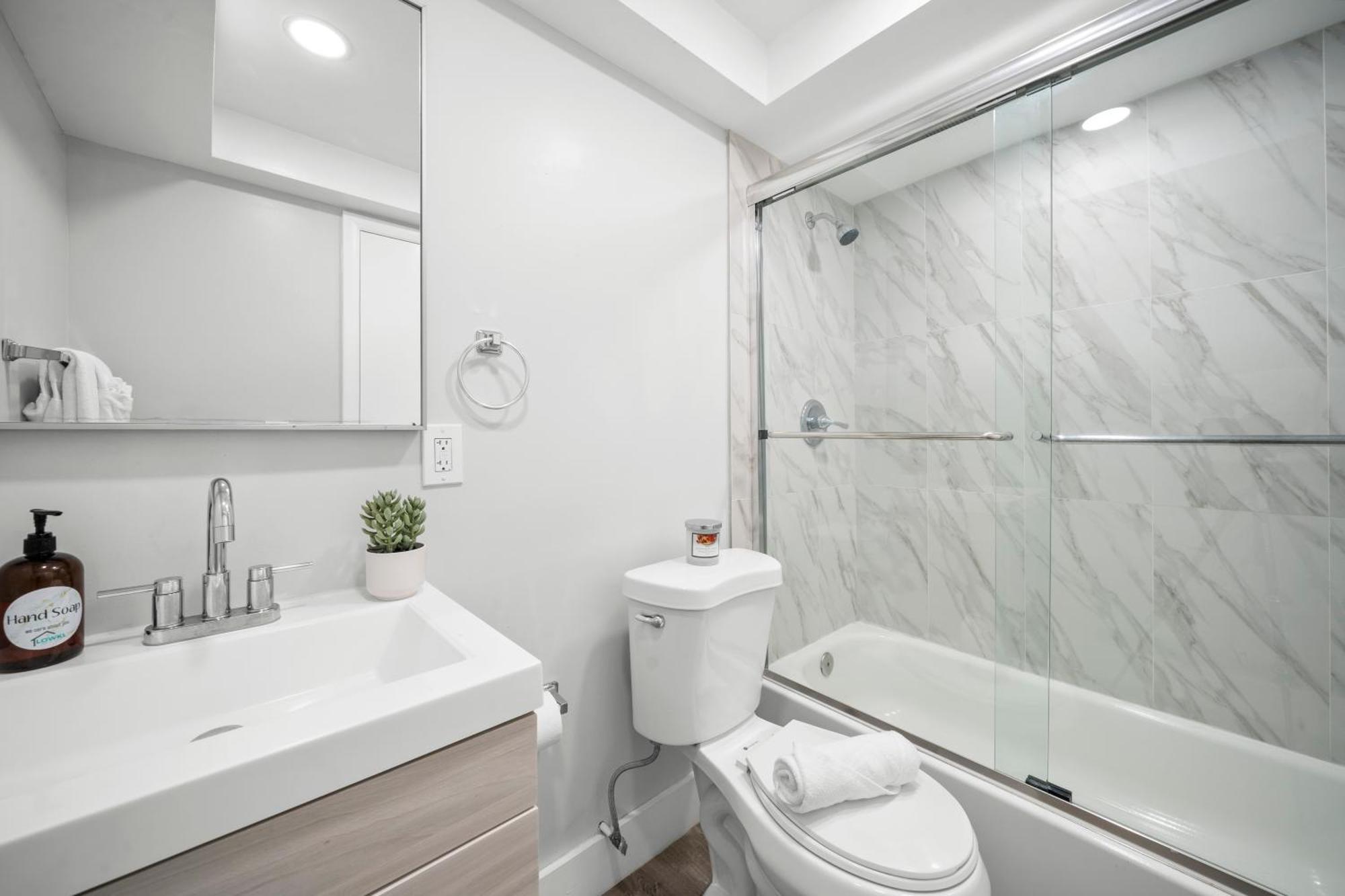 Bayview Regency By Lowkl Apartamento *