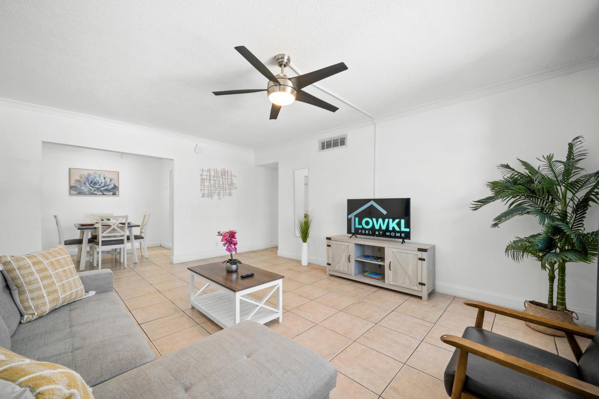 Bayview Regency By Lowkl * Fort Lauderdale