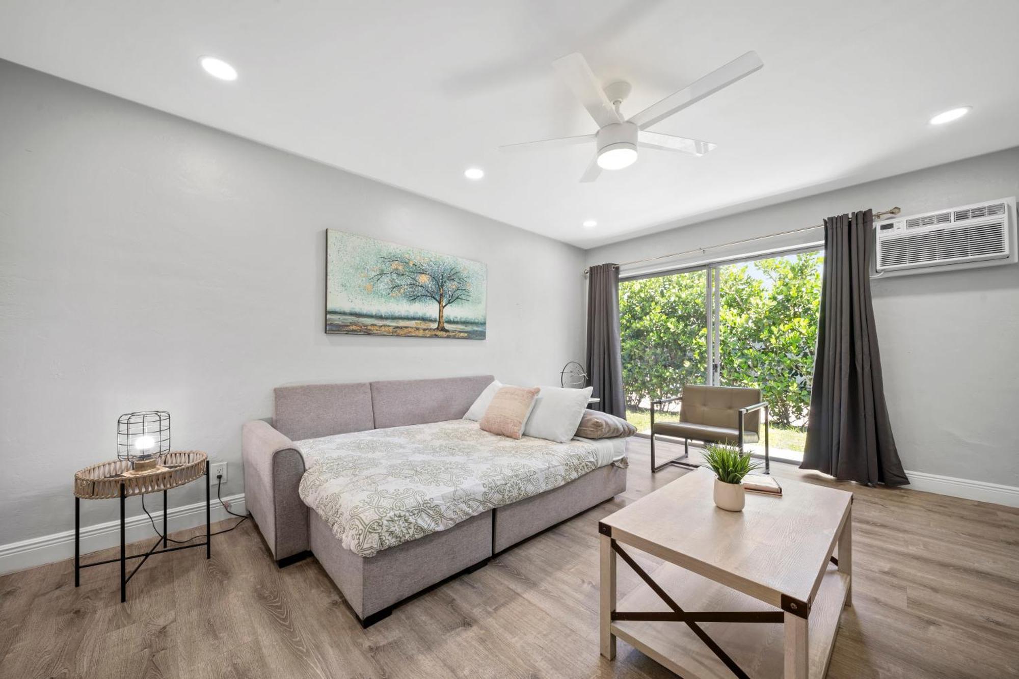 Bayview Regency By Lowkl
